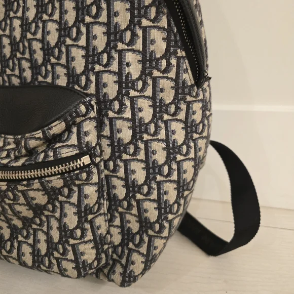 CD Backpack - Picture 4 of 10